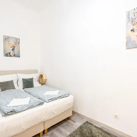 Apartment Spacious Premium Apartment By Buda Castle District *